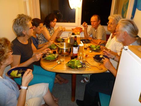 Réunion de comité le 9 mai 2011 chez Tim, à table